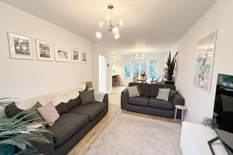 8 Sara Close, Sutton Coldfield, B74 4BN