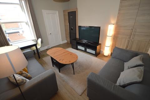 2 bedroom flat to rent, Belle Grove West, Newcastle upon Tyne NE2