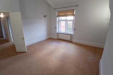 2 bedroom apartment to rent, Royal Earlswood Park, Redhill