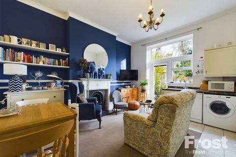 1 bedroom apartment for sale, Leacroft, Staines-upon-Thames, Surrey, TW18