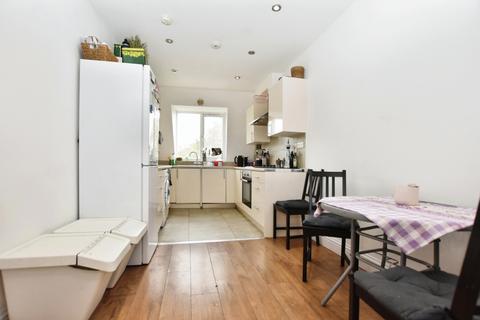 3 bedroom flat to rent, Anerley Hill Crystal Palace SE19