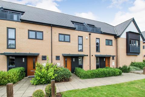 3 bedroom townhouse to rent, Neath Farm Court, Cambridge