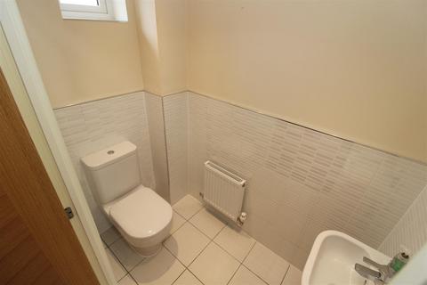 3 bedroom townhouse to rent, Neath Farm Court, Cambridge