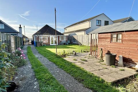 2 bedroom detached bungalow for sale, Lulworth Avenue, Poole BH15