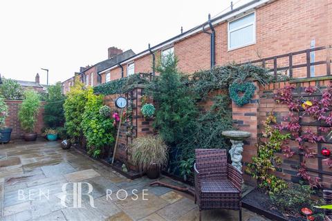 4 bedroom end of terrace house for sale, Moon Street, Bamber Bridge, Preston