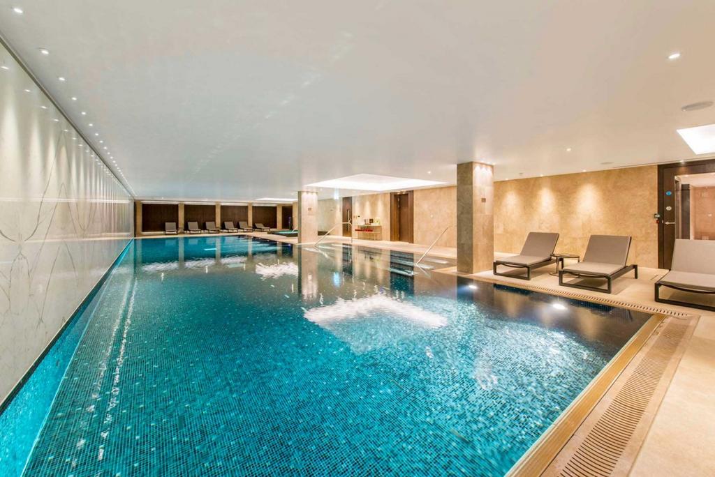 Swimming-pool OTB