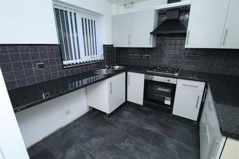 3 bedroom semi-detached house to rent, Longdown Road, Liverpool L10