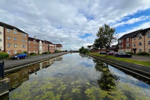 2 bedroom flat to rent, 52 Ha`Penny Bridge Way, Hull, HU9 1HD