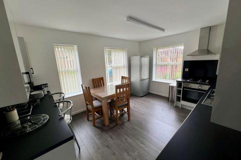 2 bedroom flat to rent, 52 Ha`Penny Bridge Way, Hull, HU9 1HD