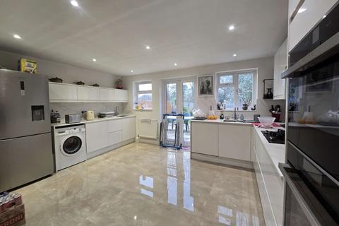 4 bedroom semi-detached house for sale, Holders Hill Road, London, NW7