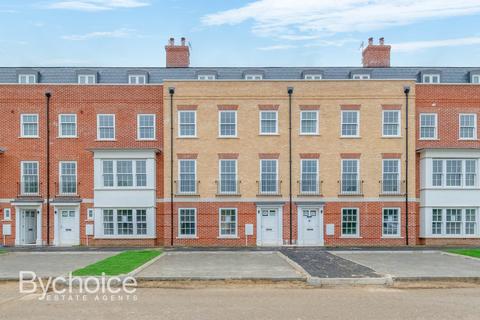 4 bedroom townhouse for sale, Abbots Gate, Bury St Edmunds