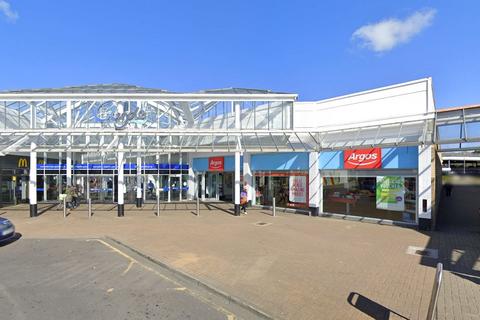 Retail property (high street) to rent, West Dunbartonshire, Clydebank G81