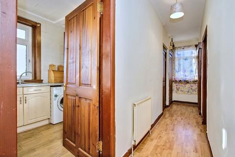 3 bedroom flat for sale, Riddochhill Road, Blackburn EH47