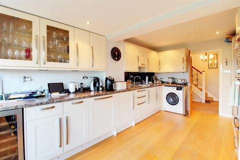 102 High Street, Colney Heath, St Albans, AL4 0NP