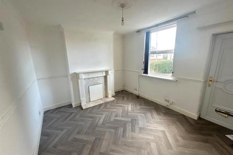 2 bedroom terraced house to rent, Chapel Street, Pensnett