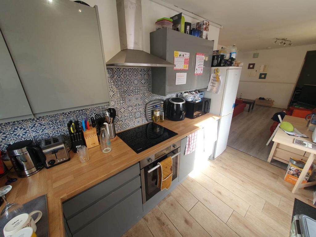 Kitchen (2)