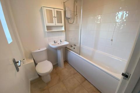 1 bedroom end of terrace house to rent, Swale Avenue, Peterborough PE4