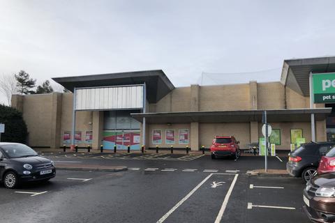 Retail property (high street) to rent, Livingston EH54