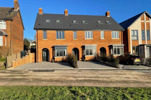 4 bedroom terraced house for sale, Oxted RH8