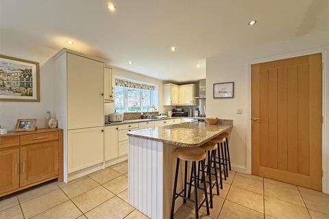 4 bedroom detached house for sale, Shrewsbury Road, Pontesbury, Shrewsbury