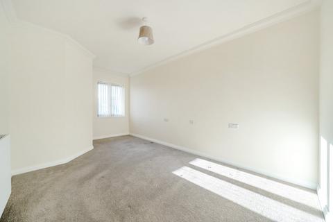 1 bedroom retirement property for sale, Botley Road, Park Gate, Southampton, Hampshire, SO31