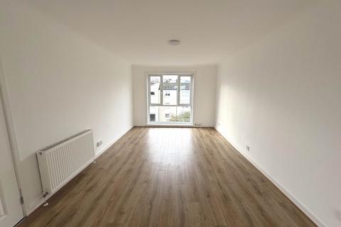 3 bedroom flat to rent, Anne Avenue, Renfrew