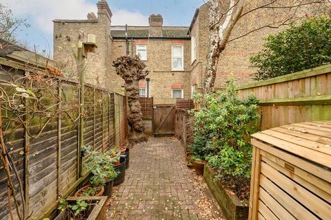 2 bedroom maisonette for sale, Durham Road, London SW20