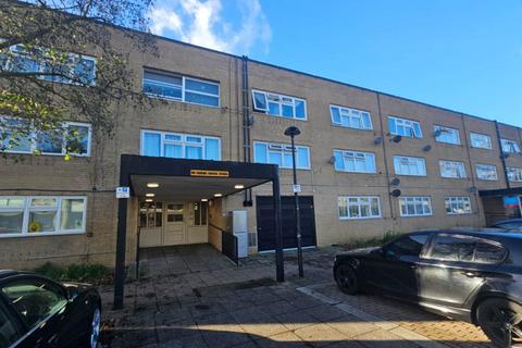 Studio to rent, North Tenth Street, Milton Keynes MK9