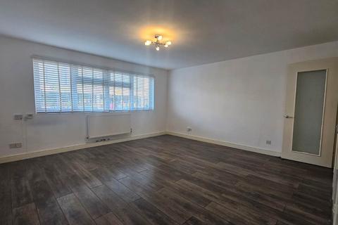 Studio to rent, North Tenth Street, Milton Keynes MK9