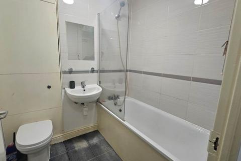 Studio to rent, North Tenth Street, Milton Keynes MK9