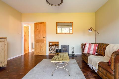 2 Downsview, Small Dole, Henfield, BN5 9YB