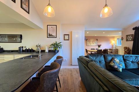 37 Benson Drive, Northam, Bideford, EX39 1UY