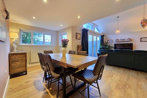 37 Benson Drive, Northam, Bideford, EX39 1UY