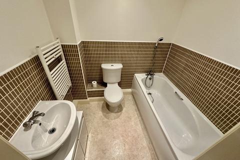 2 bedroom flat to rent, Hull HU7