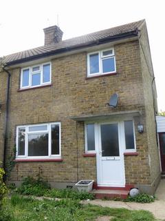 3 bedroom semi-detached house to rent, Southend on Sea