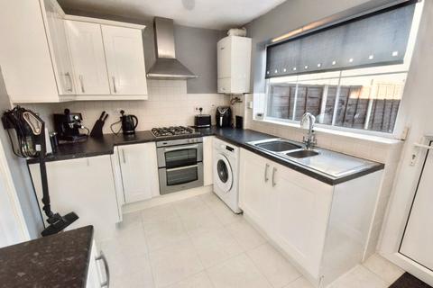 3 bedroom terraced house for sale, Highfield Crescent, Leeds, West Yorkshire