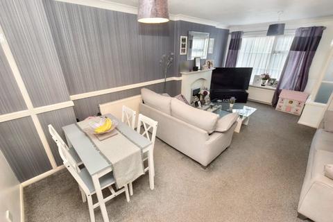 3 bedroom terraced house for sale, Highfield Crescent, Leeds, West Yorkshire