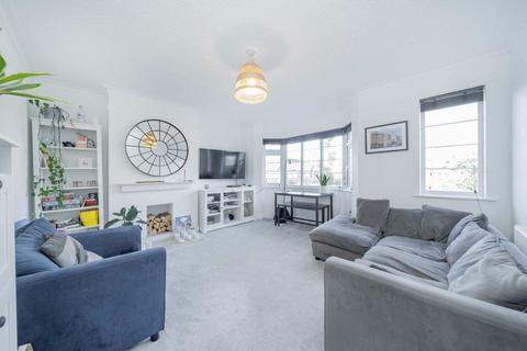 2 bedroom maisonette for sale, Nether Street, London N3