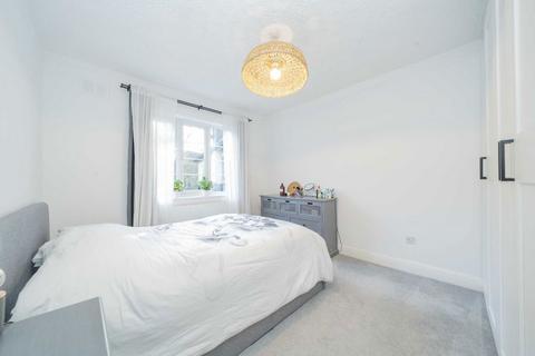 2 bedroom maisonette for sale, Nether Street, London N3