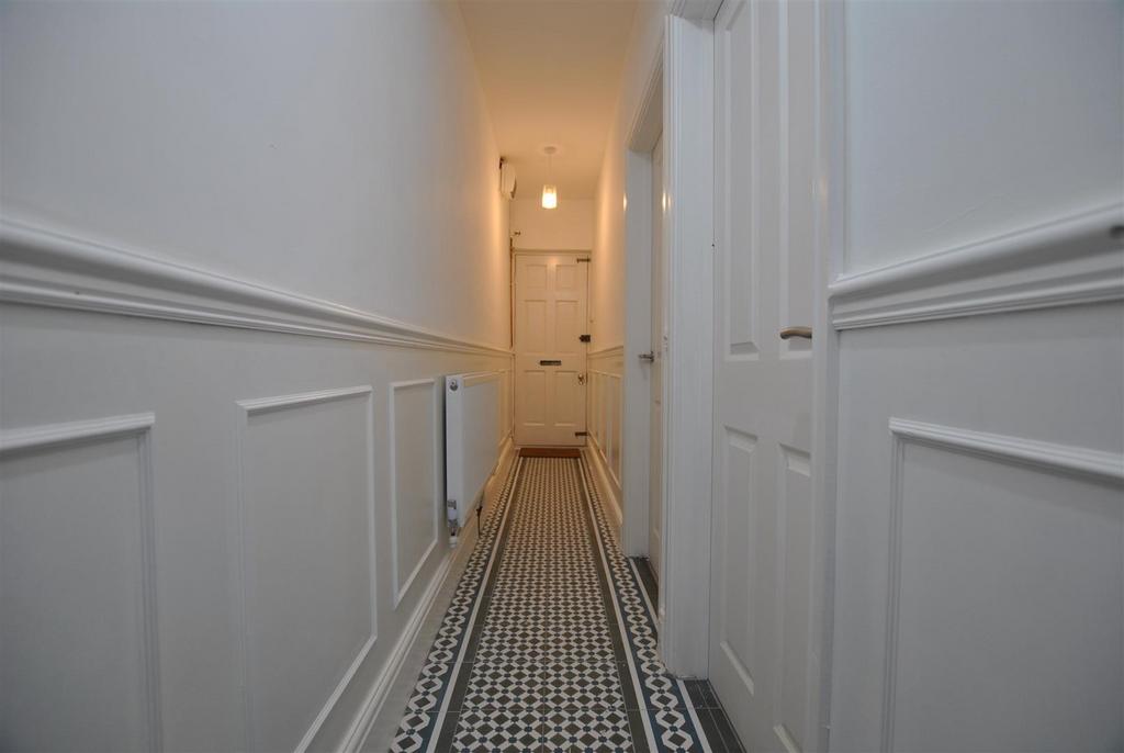 Apartment in Bristol - View 3