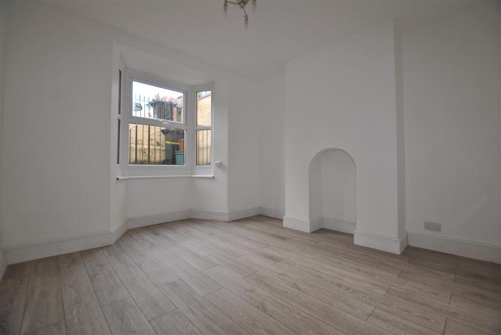 Apartment in Bristol - View 4