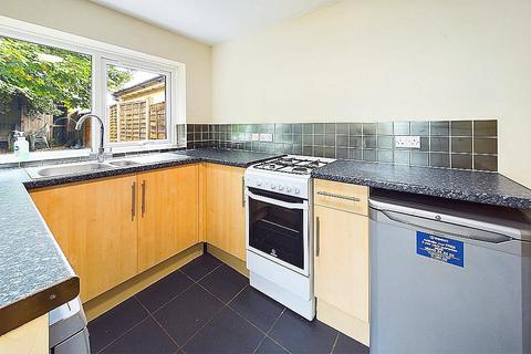 4 bedroom terraced house to rent, Berkeley Close, Southampton