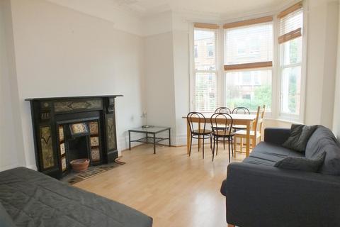 2 bedroom flat to rent, Savernake Road, London