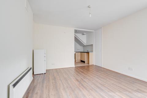 Studio to rent, Elgin Avenue W9