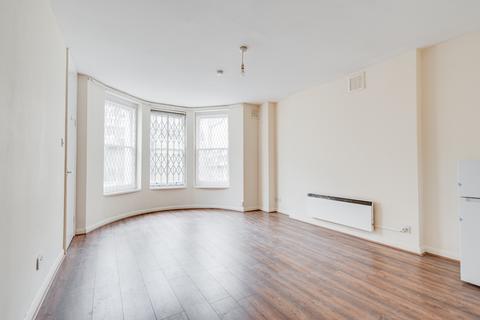 Studio to rent, Elgin Avenue W9