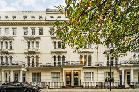 1 bedroom flat for sale, Kensington Gardens Square, London W2