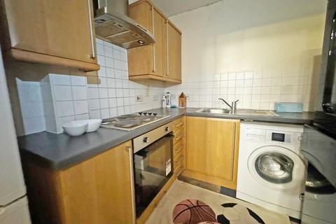 1 bedroom flat for sale, Chamberlain Close,  Ilford, IG1