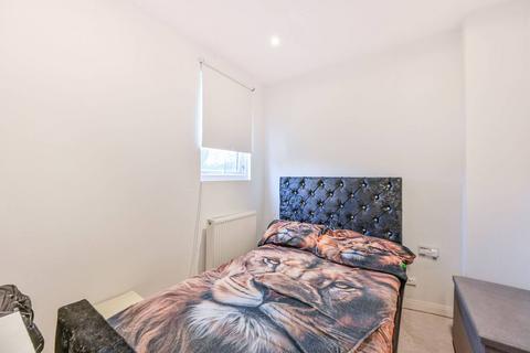 2 bedroom flat for sale, Greenhill Way, Harrow, HA1