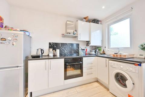 2 bedroom flat for sale, Greenhill Way, Harrow, HA1