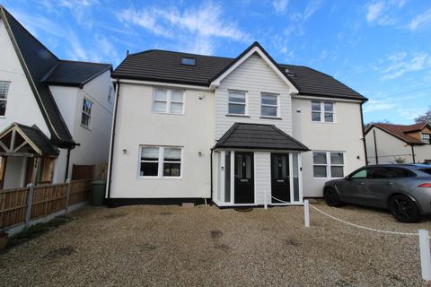 4 bedroom semi-detached house to rent, Nags Head Lane, CM14